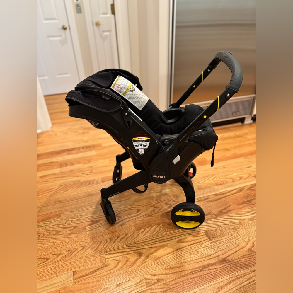 Doona™ Special Edition Infant Car Seat/Stroller & Base - Picture 7 of 15